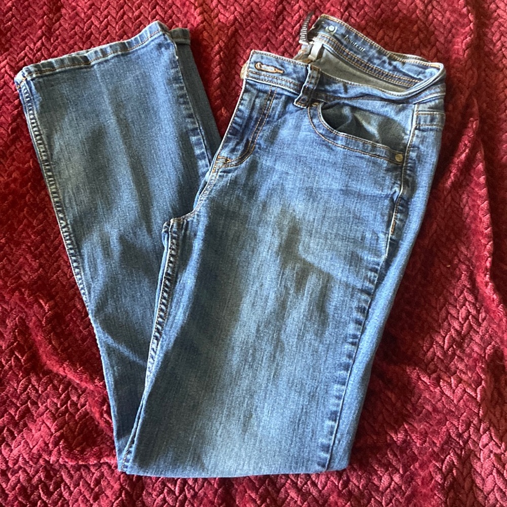 Apt 9 bootcut jeans, size 10